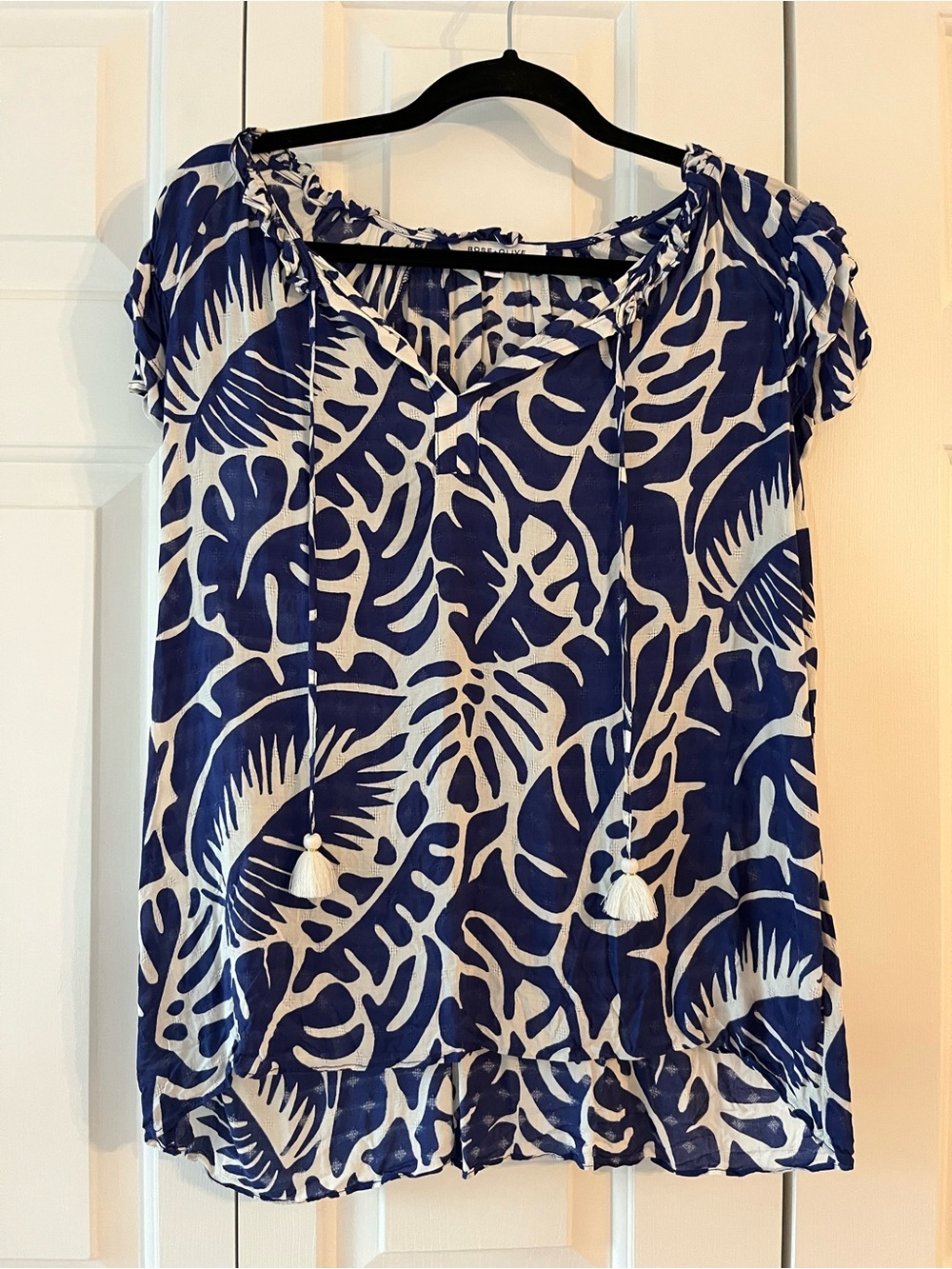 Rose & Olive Navy and White Leaf-Print Short Sleeve Blouse